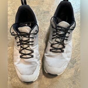 on Cloud Running Shoes Women’s 9.5